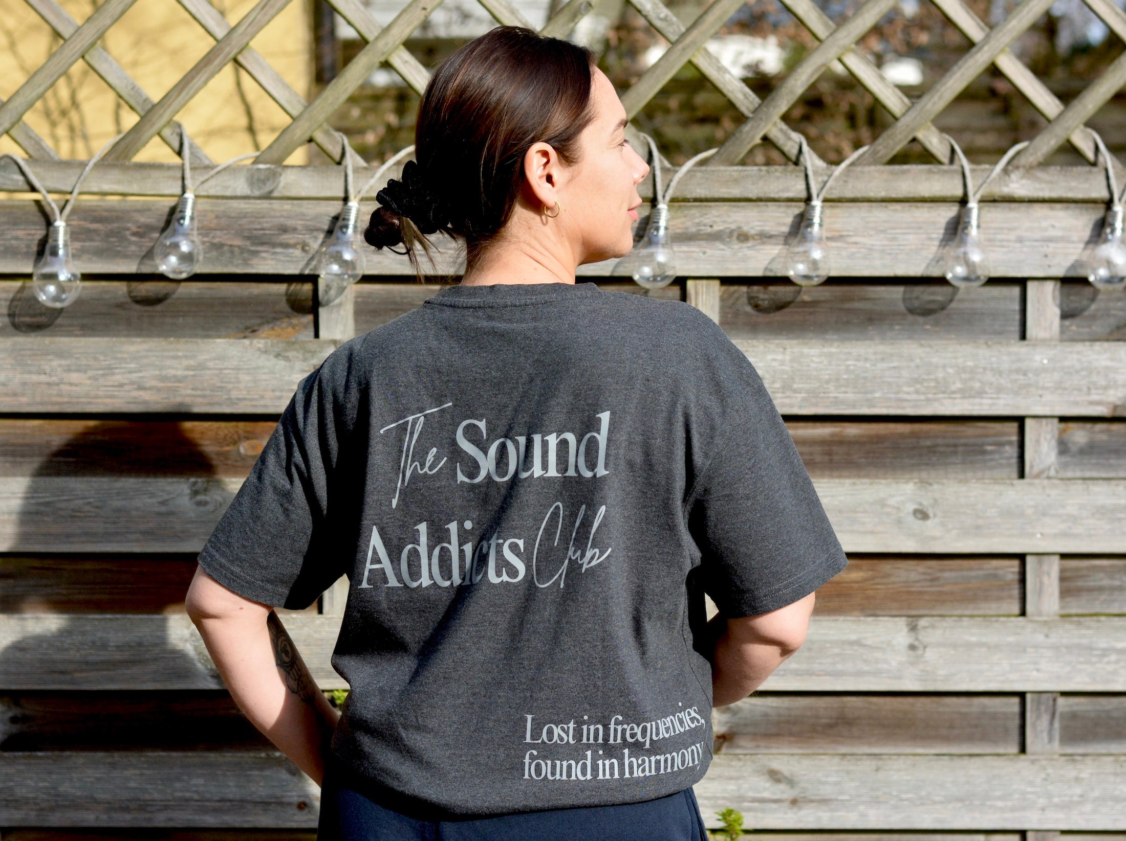 T-Shirt - The Sound Addicts Club