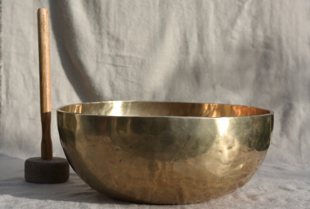 Sonner Sound Erdschale XXL Klangschale mit Reiber